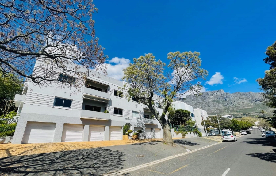 To Let 2 Bedroom Property for Rent in Vredehoek Western Cape